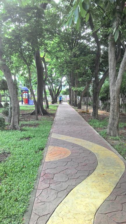Baan Sathorn Riverfront Bangkok Luaran gambar