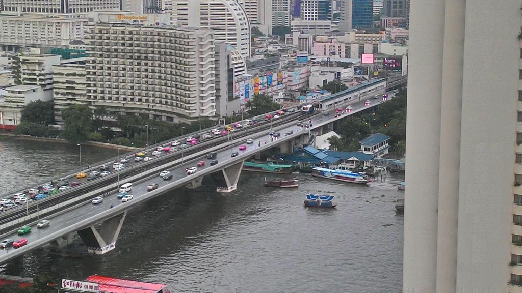 Baan Sathorn Riverfront Bangkok Luaran gambar