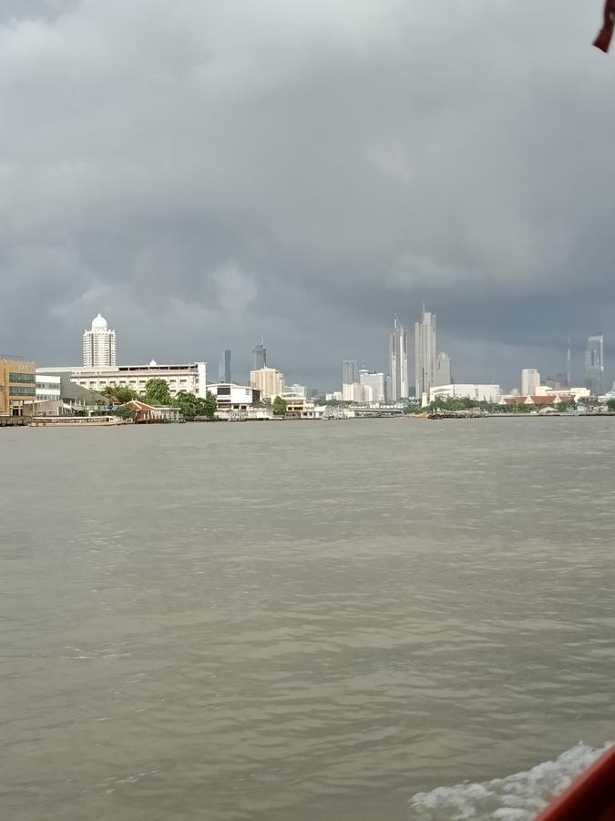 Baan Sathorn Riverfront Bangkok Luaran gambar
