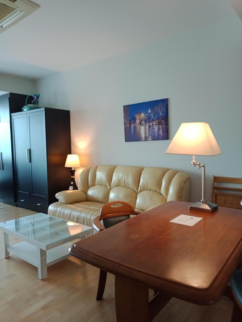 Baan Sathorn Riverfront Bangkok Luaran gambar
