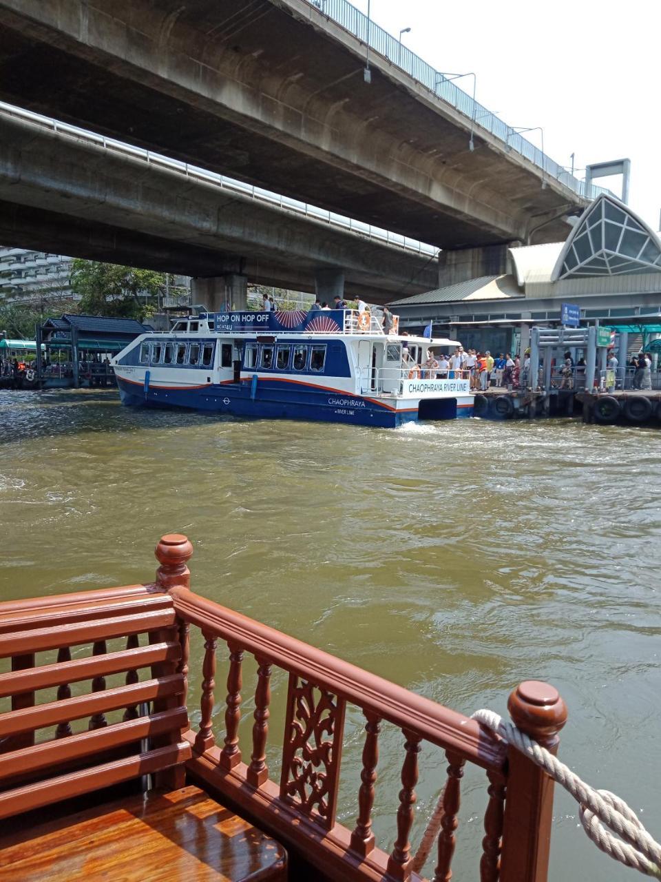 Baan Sathorn Riverfront Bangkok Luaran gambar