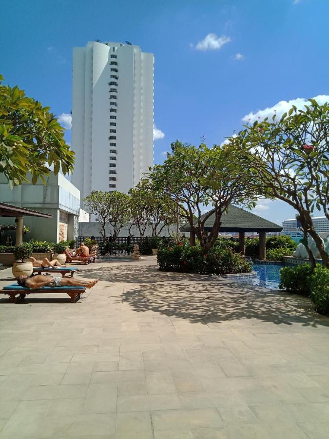 Baan Sathorn Riverfront Bangkok Luaran gambar