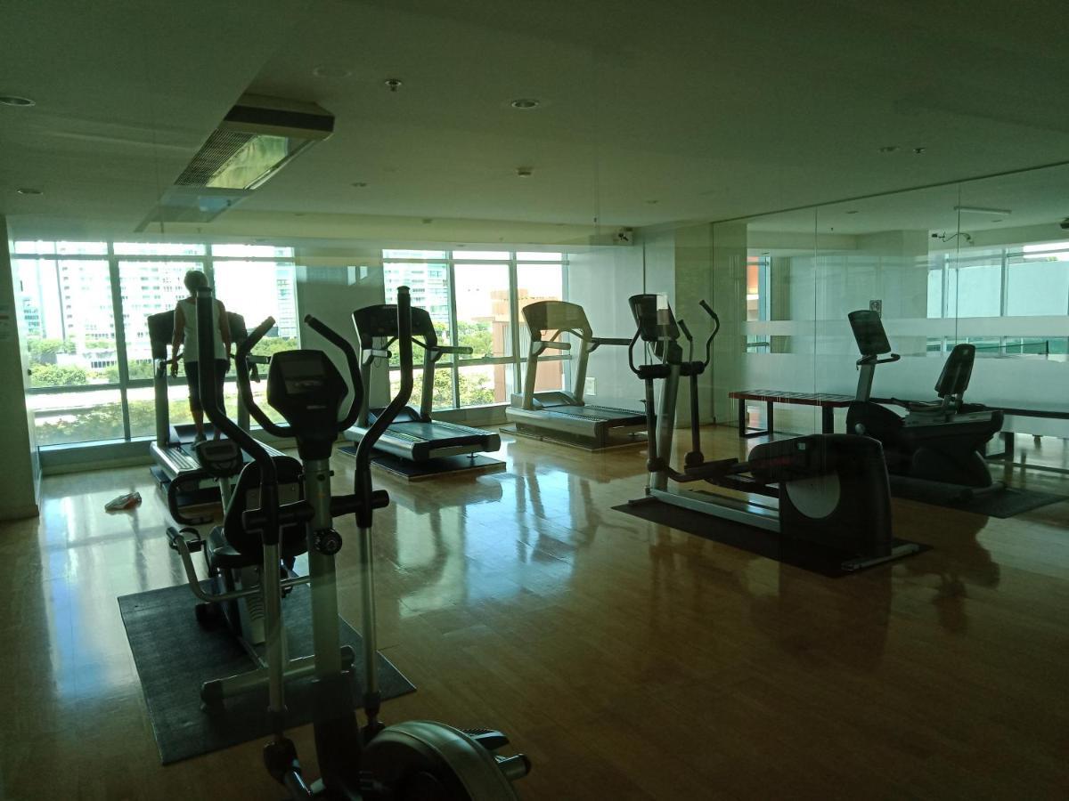 Baan Sathorn Riverfront Bangkok Luaran gambar